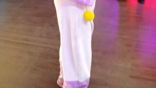 แกล้งเฟิงเจี้ยนโหลว สาวน้อยน่ารักมาก