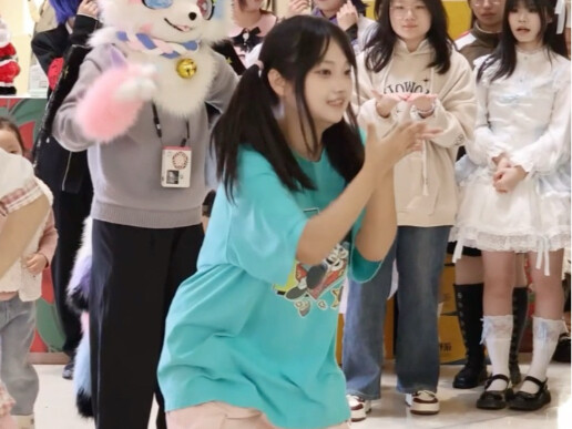 A female college student was identified as an elementary school student by her own mother (crying) [