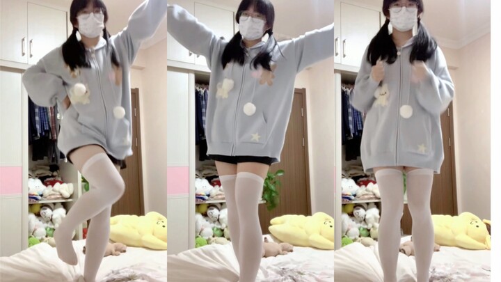 Danced the moe dance MUNI right on the bed (>^ω^<)