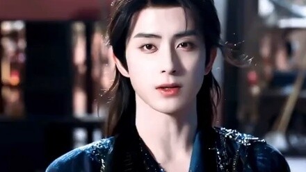 Bai Lu revealed that Ao Ruipeng is a secretly happy person and was praised for his calm appearance.