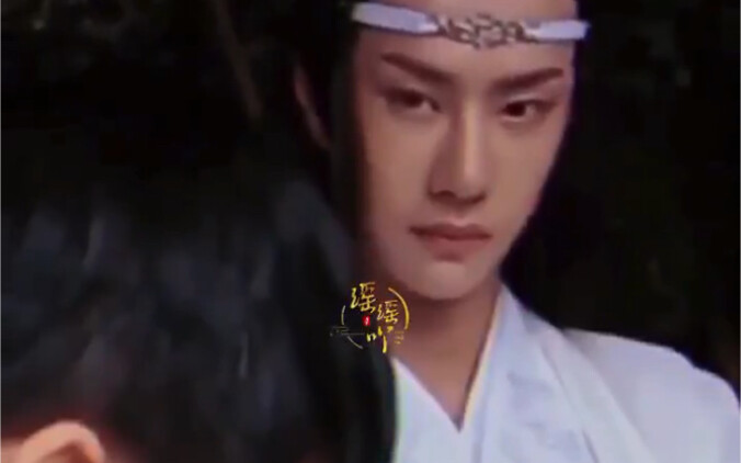 “พี่โบ๋ อย่าทำแบบนี้สิ เขายังเป็นเด็กอยู่นะ🤭!”