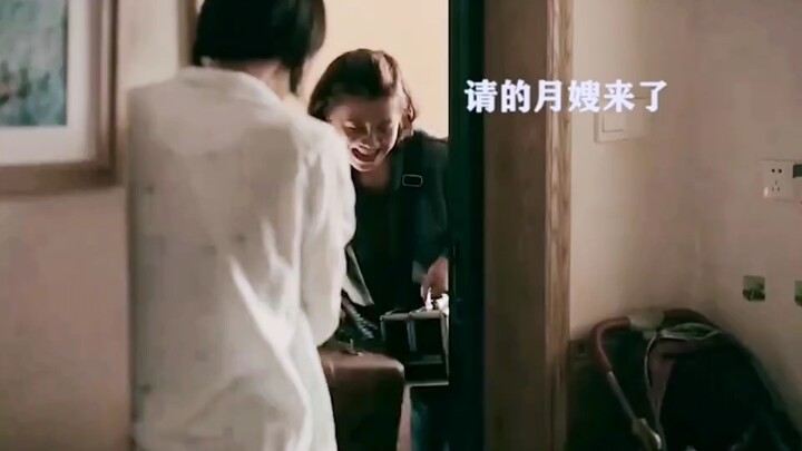 Bà mẹ mới bối rối trong thời gian ở cữ, rồi gặp được một “tháng từ thiện” đầy ấm áp.