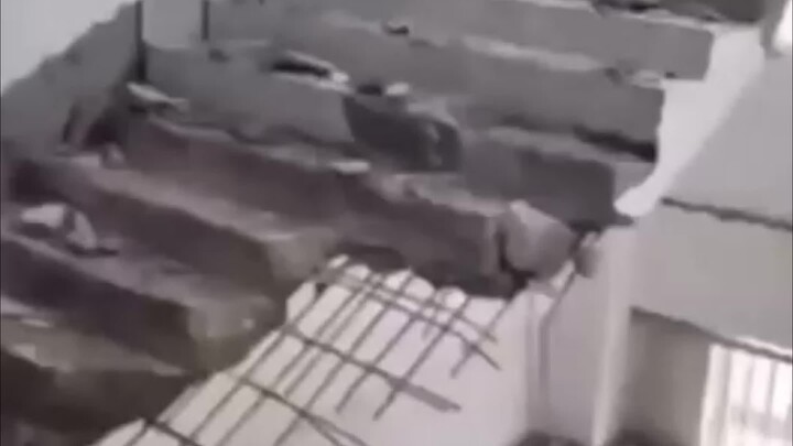 استقالة عامل السلامة في منتصف الليل