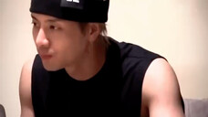 呀 宝宝是吃到什么酸东西了吗? "王嘉尔 "王嘉尔jackson