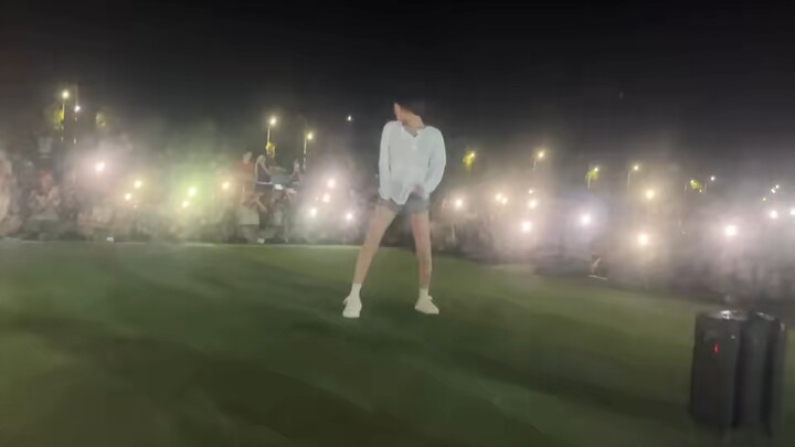 这样优秀的学姐以后会便宜谁呢？