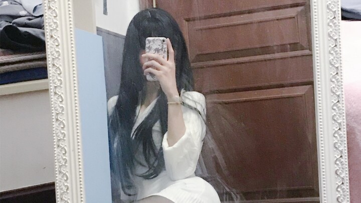 เมื่อหนุ่มๆ ใส่กระโปรงรัดสะโพก………………