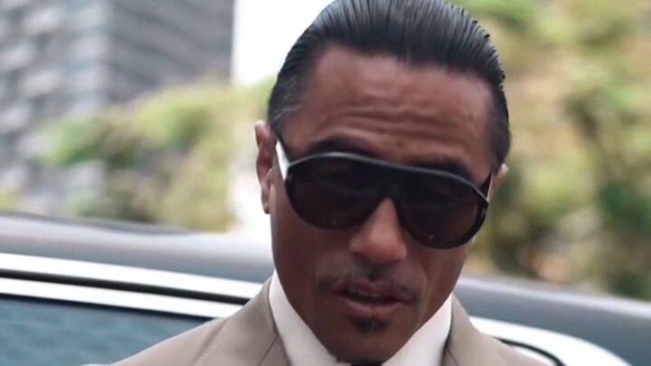 The Ultimate Showoff