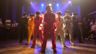 رقص جماعي مرح للغاية وفانك! عرض مباشر لفرقة الرقص The Hottest Rookies من رقصة Locking في Dance To Th