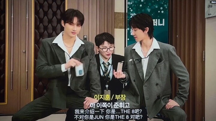 Junhui and Minghao are doing horse stance on Woozi’s lap lol—those two are Woozi’s twin sons / SEVEN