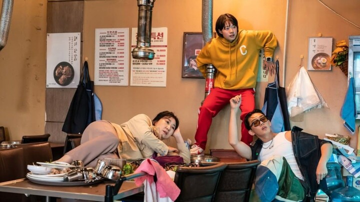 Menyaingi kecepatan mobil iron man sambil mendorong gerobak SUsu.