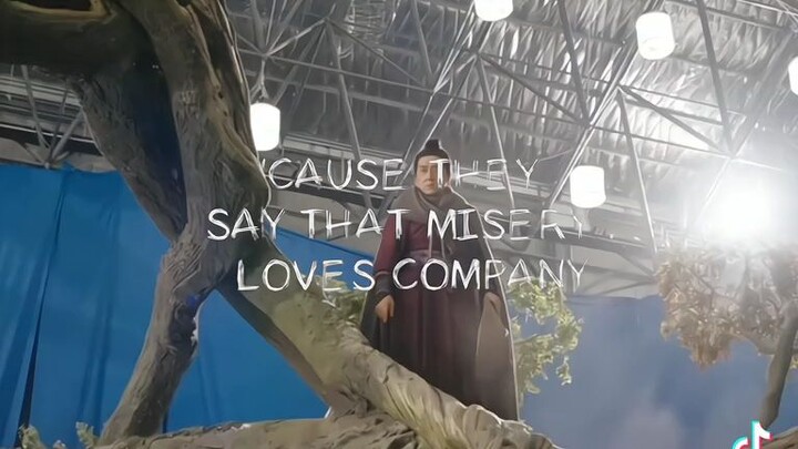 😢