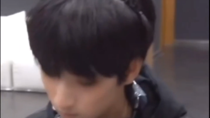 So, who exactly braided #Yan Haoxiang#’s little braid?