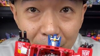 Tại sao đại ca mặc áo thánh đội mũ sắt trông càng ngày càng đẹp trai?