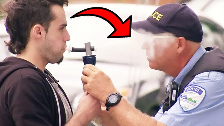 ตำรวจโดนฉีดยาเข้าตา!