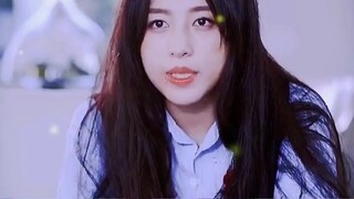 Tokoh utamanya sama sekali tidak "naif". Dia mengucapkan kata-kata kasar dengan nada yang lembut. Ka