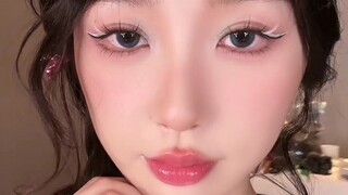 【虞书欣】近距离怼脸盯，这就是天使脸蛋，魔鬼身材吗？