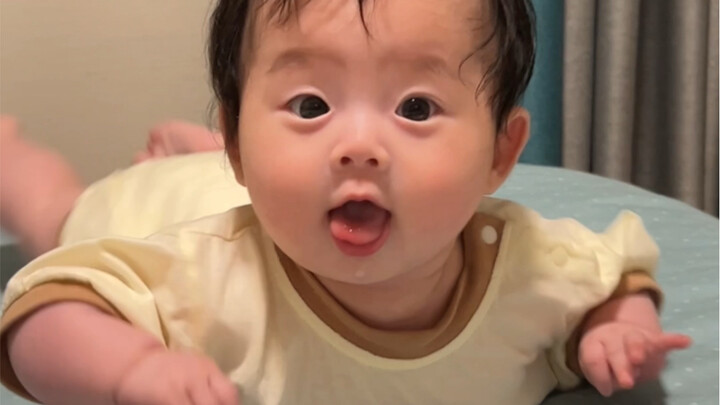 I think I just hit the baby’s funny bone [5 months old] 2023-04-27