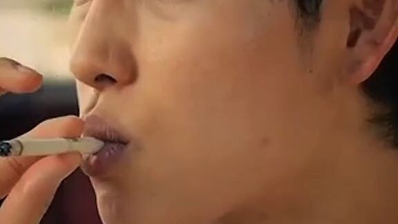 pertama kali merokok langsung hisap magnum🤣😭