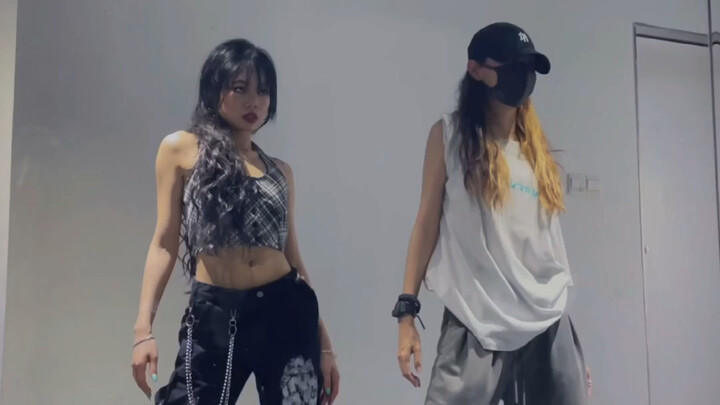 Pertama kali mencoba gaya seperti ini 😳 #Guangzhou ##I-Dance-Empty