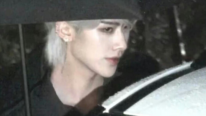 مشهد يصعب تصويره حتى في مسلسلات الآيدولز حقّقه شين تشوانروي بسهولة.