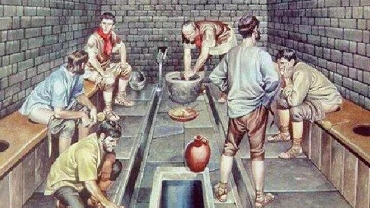 لماذا يحتاج البشر وحدهم إلى مسح مؤخرتهم في الطبيعة؟ وكيف كان القدماء يمسحون مؤخراتهم قبل اختراع الور