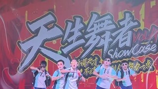 想把你装进背包里🎒#ringringring背包舞#爱跳舞的小学生525#舞台无处不在