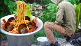 Cooking Curry Snail Meat, Shrimp and Noodle Eating in My Garden So Delicious