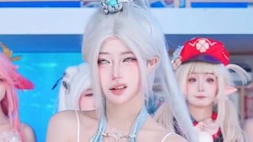 Gu Qinghan menjalani latihan militer sambil mengerutkan wajah karena jijik