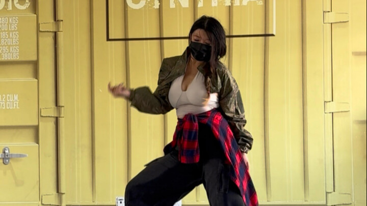 Cover tarian “Tail” dari Sunmi, koreografi oleh orgecaltakoglu, kembali viral setelah dua tahun!!