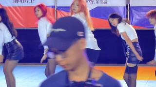 [Sexy and generous! AOA short skirt] Roadshow long-legged black silk girl revisits the 3rd generatio