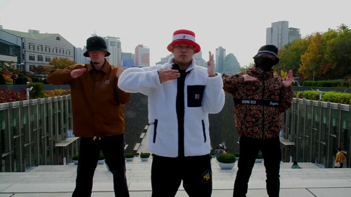 Tiga legenda Popping MTpop, Dokyun, dan Tutat tampil keren di jalanan dengan solo Egyptian Hand yang