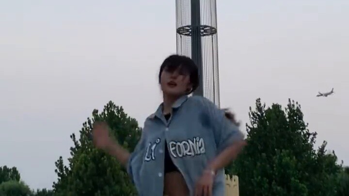 【เต้นรำ】เต้นรำเหมือนน้ำไหล คำรามเหมือนเหล็ก! ฉันคำรามจนต้องกระโดด! -