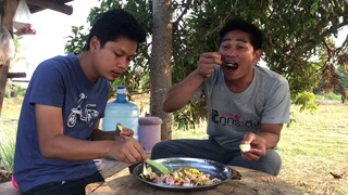 ปลาหมึกราดน้ำจิ้มแซ่บๆกับสายเปย์