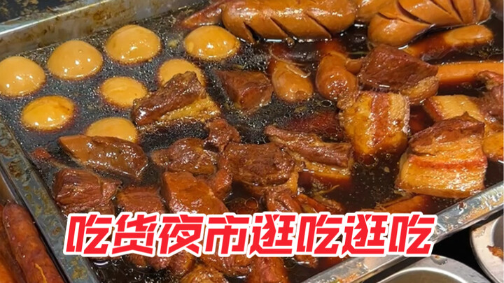 Kios kecil kayak gini bikin siapa pun enggak bisa berhenti lihat—wanginya mantap banget! Di musim pa