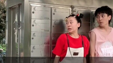 Ah...this is the first time I've seen the real-life version of Tom! Live-action cartoon E10