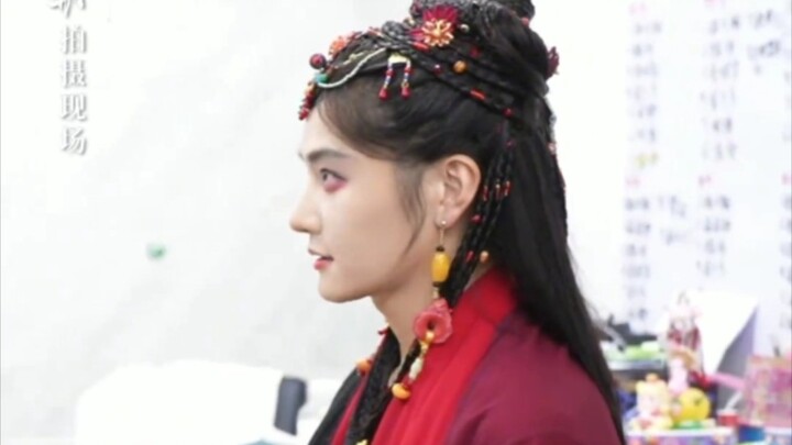 Đẹp quá! Showbiz Hoa ngữ cuối cùng cũng có màn giả gái không hề qua loa của nam diễn viên [Tuyết Bát