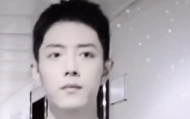 Xiao Zhan membuka mulutnya
