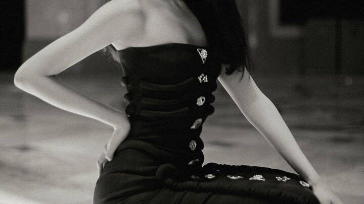 Stylist của cô ấy cuối cùng cũng bừng tỉnh rồi!