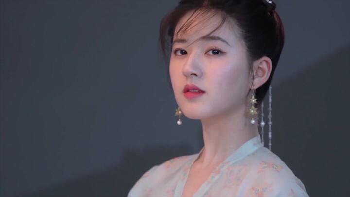 [The Long Ballad|Zhao Lusi] Slender and weak, shy and taciturn; Fated but self-reliant. Yun Xing, Li