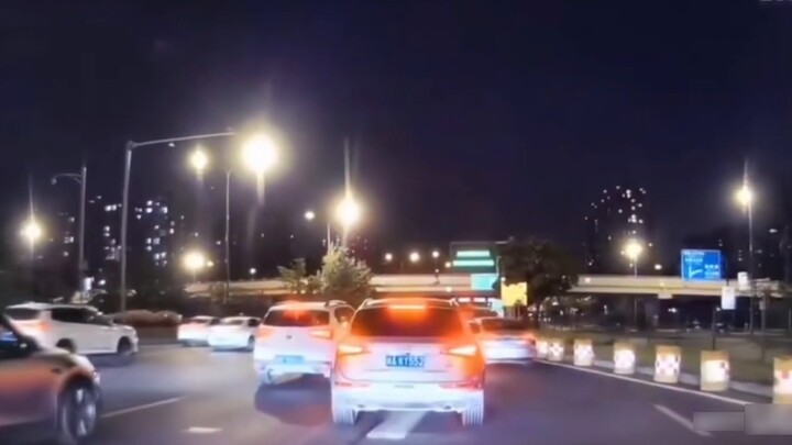 [People in Chengdu detect a new type of mobile suit] In the current situation in Europe, gods and hu