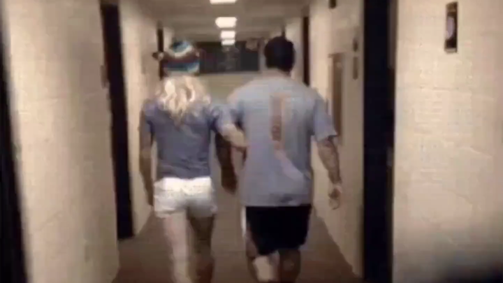 "Mengambil Alih Peran"