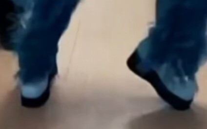 Saya ingin menyebutnya trik menghilangkan sol sepatu