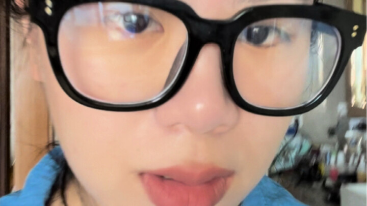 Did Zhou Xun's throat become like this from eating hotpot?