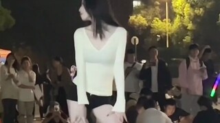 大学里就是大长腿多