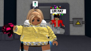 MAKING TEAMERS RAGE QUIT as the FATTEST avatar in MM2..