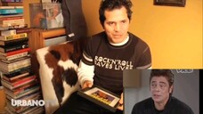 JOHN LEGUIZAMO GETS BOOKS FOR CHRISTMAS!?!?!? Benicio Del Toro's Reaction
