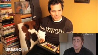 JOHN LEGUIZAMO GETS BOOKS FOR CHRISTMAS!?!?!? Benicio Del Toro's Reaction