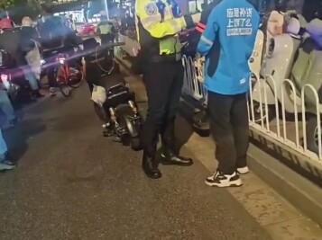 อายุ 20 ปี หนุ่มส่งอาหารเดลิเวอรี