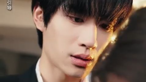 Mahasiswa Jenius Melindungi Istri Langsung! Menghukum Perempuan Palsu