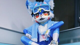 الرقص مع الصمت【شوشو تجرب ملابس ضيقة】